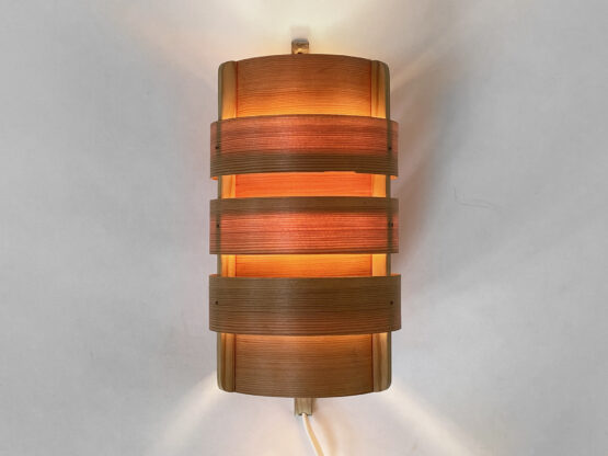 Pine veneer wall light/sconce V280 by Hans-Agne Jakobsson for Ellysett. Sweden 1960s - Image 4
