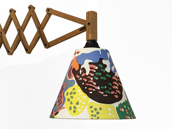 Wall lamp/scissor lamp with new shade from repurposed 1960s printed fabric from Svenskt Tenn . Sweden 1960s - Image 4