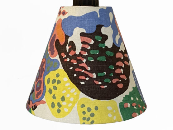 Wall lamp/scissor lamp with new shade from repurposed 1960s printed fabric from Svenskt Tenn . Sweden 1960s - Image 6